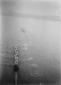 Cambridge Defeat Oxford In The Boat Race Cambridge well ahead of Oxford at the Hammersmith