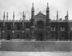 Lawn Prints: Cambridge University. A more modern portion of the quadrangle of Corpus Christi College