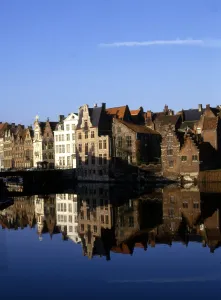 Town Prints: Canal and Houses, Korenlei, Ghent, Belgium ?2006 Charles Walker / TopFoto