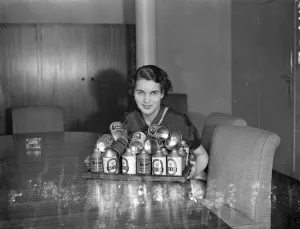 Cheers! Vintage Food And Drink Prints: Canned Beer Will Take Less Space in Derby Day Hampers - Plan to Oust Bottles
