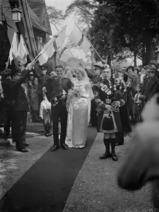 Captain Buchaman Dunlop and Miss R C Serjeant, Hextable. 1 April 1938