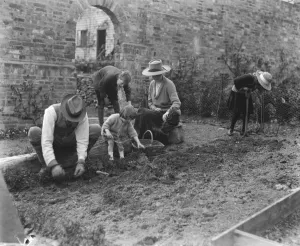 Digging Prints: A chamberlain series No 1 1920