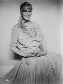 Dora Kallmus Collection: Charming English actress for Australia. Miss Margaret Bannerman ( born in Toronto