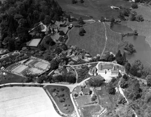 Manor House Prints: Chartwell - The home of Winston Churchill 29 January 1952 ?TopFoto