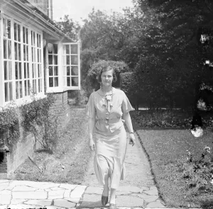 Beautiful Prints: A Chislehurst school teacher. 1939