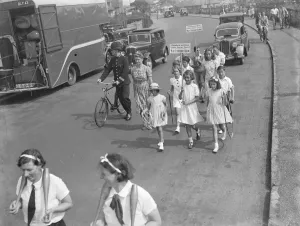 Parade Prints: The Chislehurst and Sidcup Play Leadership in procession