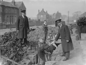 Trench Prints: Chislehurst water inspector. 1935