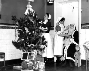 Nurses Prints: Christmas on the ward, 1950s