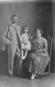 Claiming ? 100, 000, 000 Fortune Mrs Downs and Mrs MacFarlane, of Glasgow, who are sisters