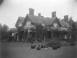 Cleeves Court. Streatley on Thames. Residence of Sir James Craig. 1924