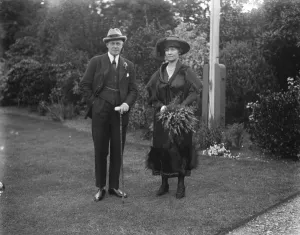 Col A Cooper Rawson, MP. Posed. 1925