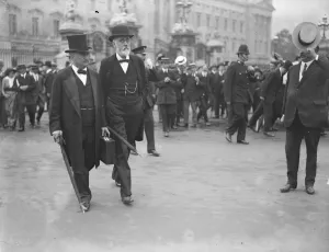 1910s 1910s Nineteen Tens Prints: The Conference at Buckingham Palace John Redmond and John Dillon 21 - 24 July 1914