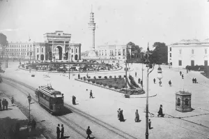 Constantinople on the coast of Turkey The Turkish War Office 27 November 1922