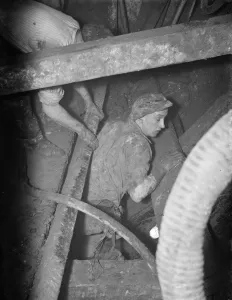 Underground Prints: The construction of the Dartford Tunnel. Dirty and dangerous work for the workmen