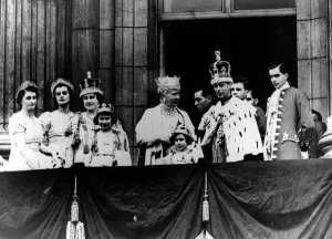 Pearls Prints: Coronation of George VI, Royal Family on balcony of Buckingham Palace 12th May 1937