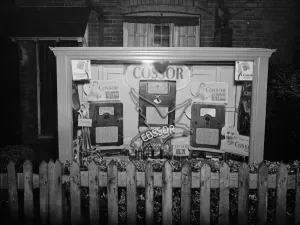 Cossor wireless display in Harnes, Foots Cray, Kent. 1937