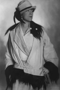 Fashion Prints: Countess Society leader with a monkey farm. Countess de Segonsac, who maintains