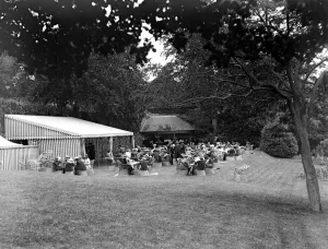 Cowes Regatta. Afternoon tea in the grounds of the Royal Yatch Squadron. 2 August 1920