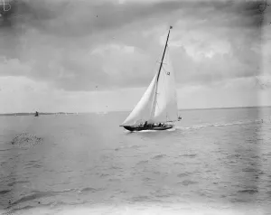 Race Prints: Cowes Regatta, Isle of Wight. Mr E Lasts Noreen. ( outter ). 1 August 1922
