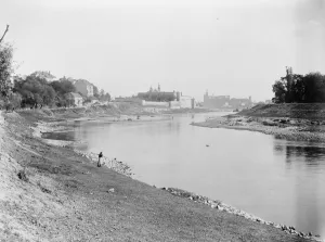 Cracow, Poland. View of the Vistula at Cracow. 24 October 1921