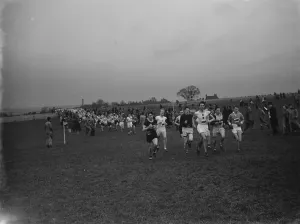 Spectator Prints: Cross country race Darenth, Kent. 1937
