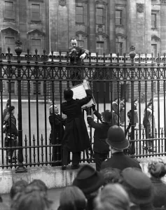 Crowds still flocked to Buckingham Palace this morning to read the latest bulletins