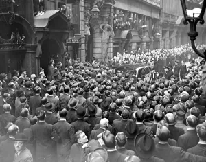 Business Prints: Crowds outside Stock Exchange (visit of Duchess of Kent to Drapers Hall). 10 November