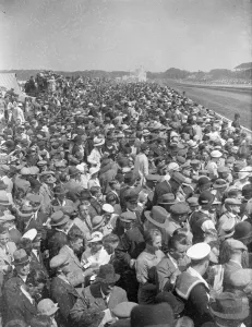 Framed Print : Crowds throng sunny Ascot. Ascot, greatest fashion parade and loveliest race