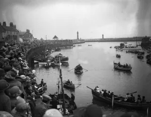 Race Prints: Crowds at Whitby harbour watching the rowing boats on the River Esk, Yorkshire