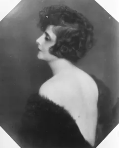 Brunette Prints: Cubas fairest daughter Mme Diaz Albertini wife of the well known tobacco millionaire