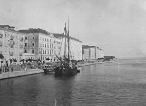 Port Collection: D Annunzio Forces Surrender Zara in Turkey 27 December 1920