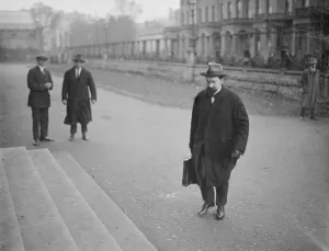 The Dail and the settlement. Fateful session of the Dail Eireann opened