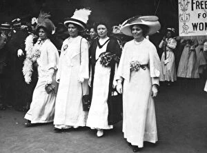 Procession Collection: Dame Christabel Pankhurst (1880-1958), daughter of Emmeline Pankhurst, with her mother