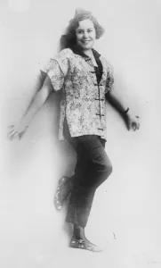 Dancer decorated by Emperor of Japan. Senorita Consuelo Hidalgo, the brilliant
