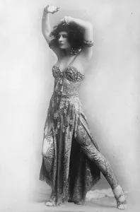 Fashionista Prints: Dancer sets a stocking fashion. Mlle Genevieve Vox wearing striking stockings which
