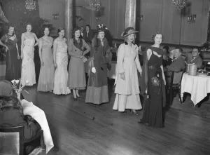 Dancing mannequins appear for the first time at London dress sisplay. For the first