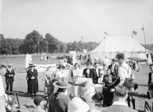 Fair Prints: The Dartford Carnival in Kent. Pillow fight. 1936
