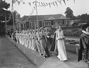 Bunting Collection: The Dartford Carnival Queen and her attendees in the procession before her coronation