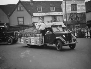 Floats Prints: Dartford district wheelers. Style and winch. 1936