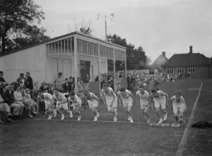 Runners Prints: Dartford Grammar School Sports. 17 July 1937