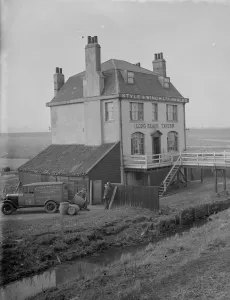 A delivery of beer barrels at the Long Reach Tavern, Dartford, Kent