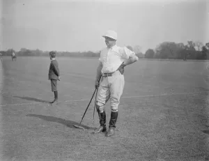 Devereux Milburn ( September 19 1881 - August 15 1942 ) Captain of the America Polo