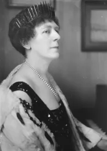 Fashionista Prints: The Devonshire House Ball Lady Newnes