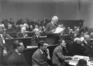 The docks enquiry opens at the Law Courts
