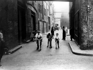 Playing Prints: Docks, Old London