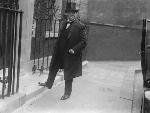 Top Hat Prints: At Downing Street Sir Hamar Greenwood 16 October 1922