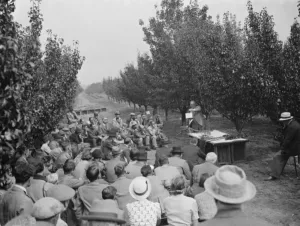 Fruit Prints: Dr Hatton holding an open air lecture at the East Malling Research Station open day