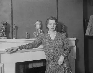 Actress Prints: Drury Lanes new Principal boy at home. Miss Lilian Davies, the star of
