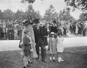 Duke of Connaught inspects yeoman of the guard at St Jamess Palace. Lord