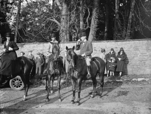 The Duke of York goes hunting. Cubbing Meet of the Pytchley at Welton. 2 November